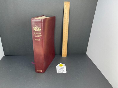 (RB-805) HOLY BIBLE 2002 NAVPRESS THE MESSAGE  EUGENE PETERSON Leather-image