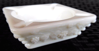 Westmoreland Milk Glass Opaque White Beaded Paneled Grape 4