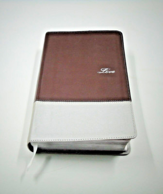 NIV Couples' Devotional Bible 2009 Zondervan Leathersoft Bound and Silver Gilt-image