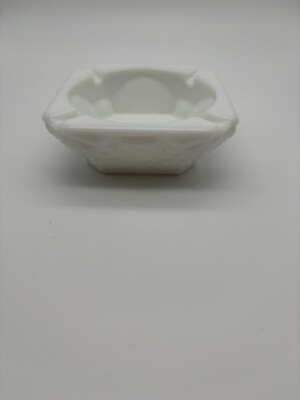 Vtg Westmoreland Old Quilt White Milk Glass Medium Square Ashtray Block & Star-image