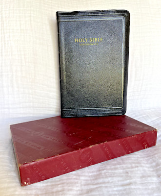 HOLY BIBLE KJV (in Box) Leather Red Letter Edition Concordance World Publishing-image