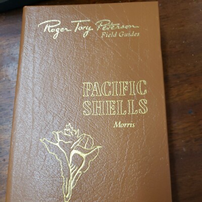Roger Tory Peterson Field Guides --Pacific Shells-image