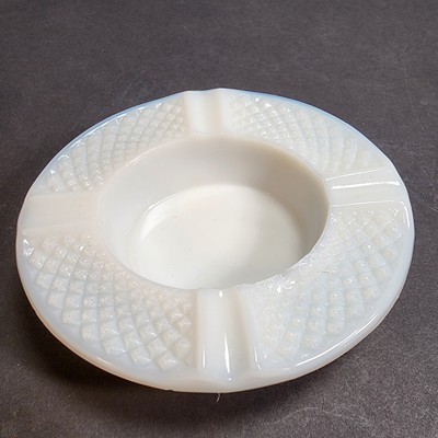 Vintage Westmoreland Milk Glass Ashtray With Raised Diamond Design EUC-image