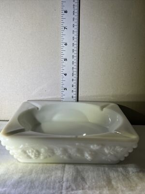 VTG. * Westmoreland  * Milk Glass  *Ashtray with Raised Grape Design - Collector-image