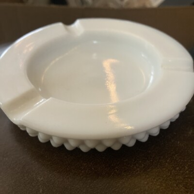 VINTAGE STAMPED WESTMORELAND WHITE MILK GLASS ROUND STUDDED ASHTRAY DISH!-image