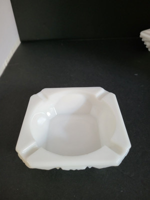 Vintage Westmoreland Milk Glass  Ashtray In 