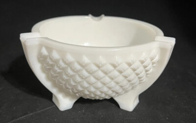 Vintage Westmoreland Milk Glass English Hobnail Three Footed Ashtray Art Deco-image