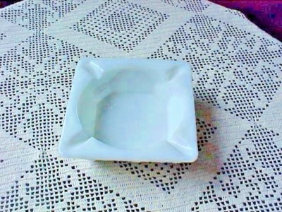 Milk Glass Ashtray Grape Motif WG on Bottom Westmoreland 4