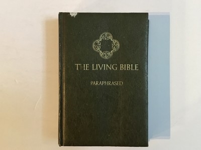 Vintage 1971 The Living Bible TYNDALE Paraphrased Green Padded Cover WORN-image