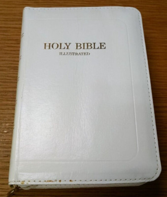 Holy Bible KJV Young Folks Text Illustrated, World, White Faux Leather-image