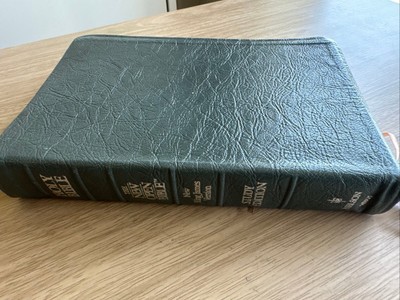 Holy Bible The New Open Bible New King James Version Study Edition thick LEATHER-image