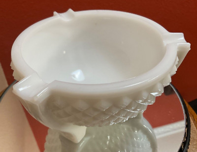 Vintage Westmoreland Milk Glass English Hobnail Three Footed Ashtray Art Deco-image